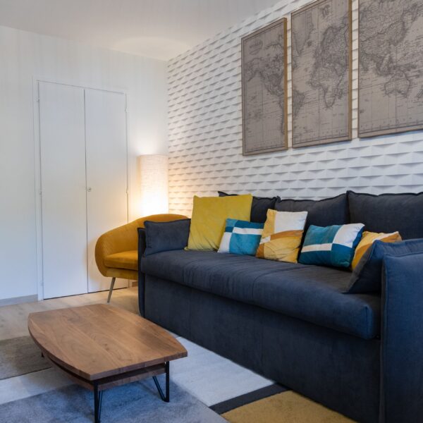 Location appartement meublé tout confort à Aurillac - Chambre moderne avec décoration soignée aux Jardins du Pont Rouge